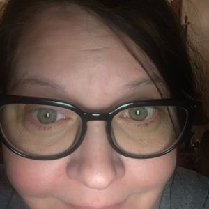 Meet your Posher, Carolyn